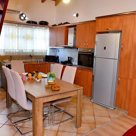 Unique Smaragda's Residense