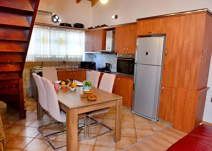 Unique Smaragda's Residense